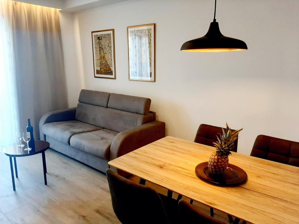 Apartments Tonkita With Jacuzzi Makarska Exterior photo