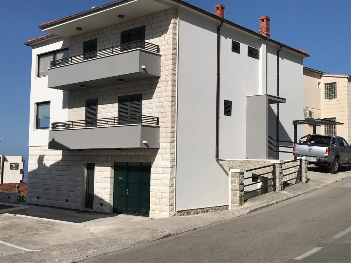 Apartments Tonkita With Jacuzzi Makarska Exterior photo