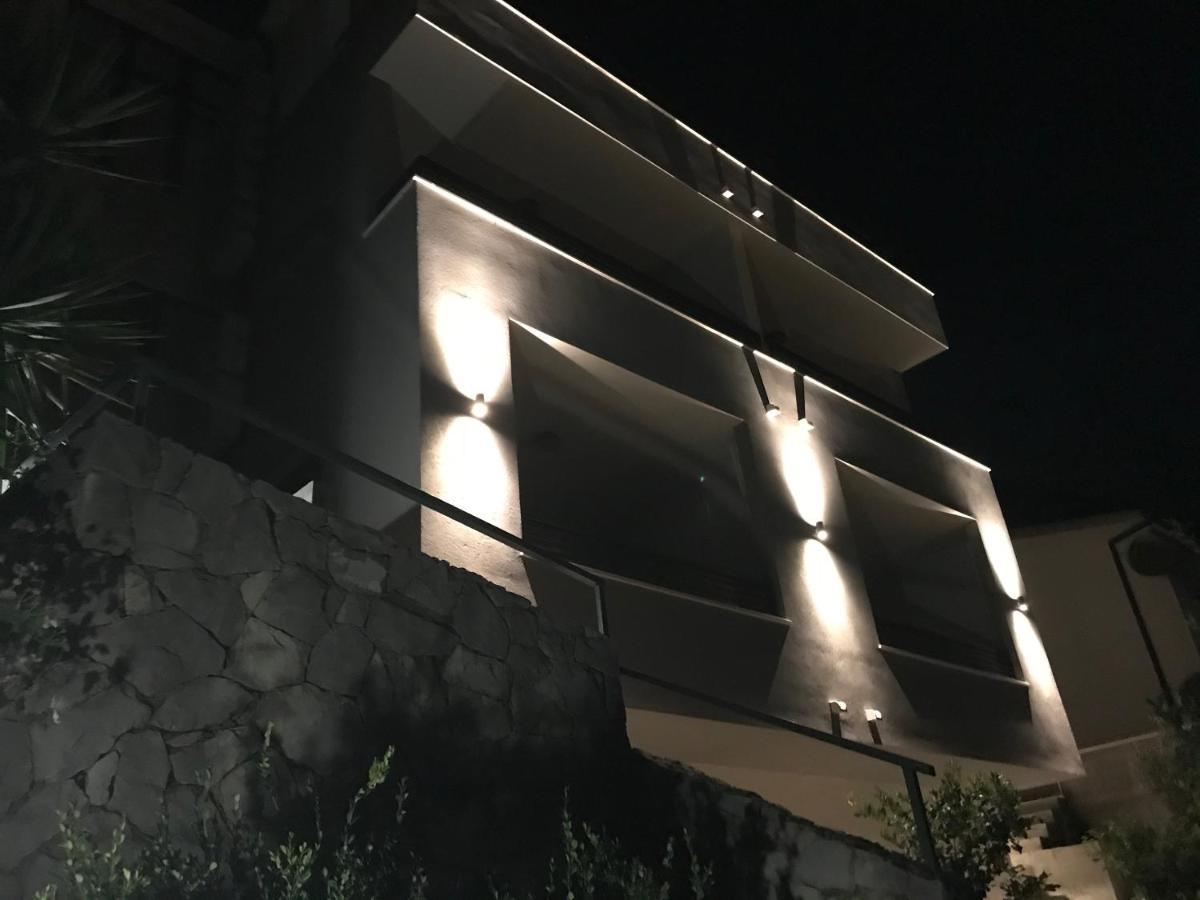 Apartments Tonkita With Jacuzzi Makarska Exterior photo