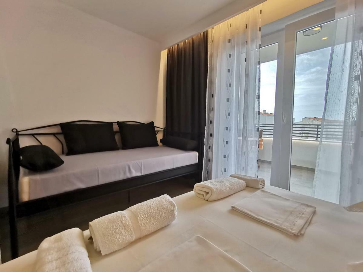 Apartments Tonkita With Jacuzzi Makarska Exterior photo