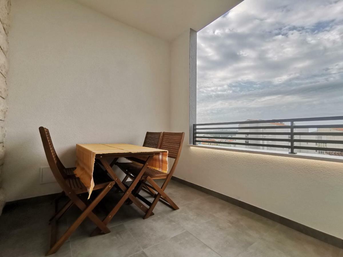 Apartments Tonkita With Jacuzzi Makarska Exterior photo
